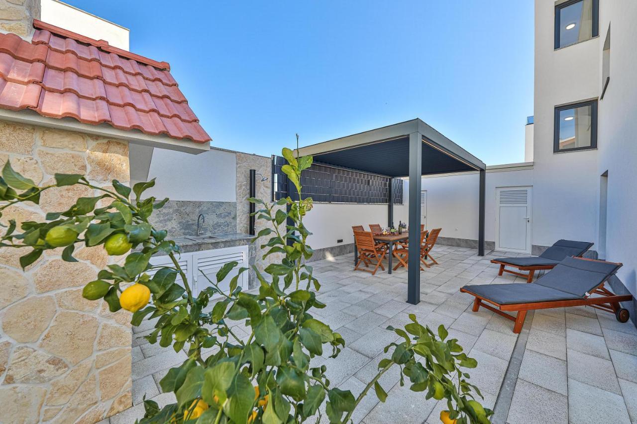 Luxury Apartment Pia With Swimming Pool And Grill Трогир Экстерьер фото